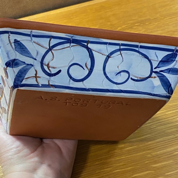 Beautiful Portugal Pottery Serving Dish - Picture 5 of 9